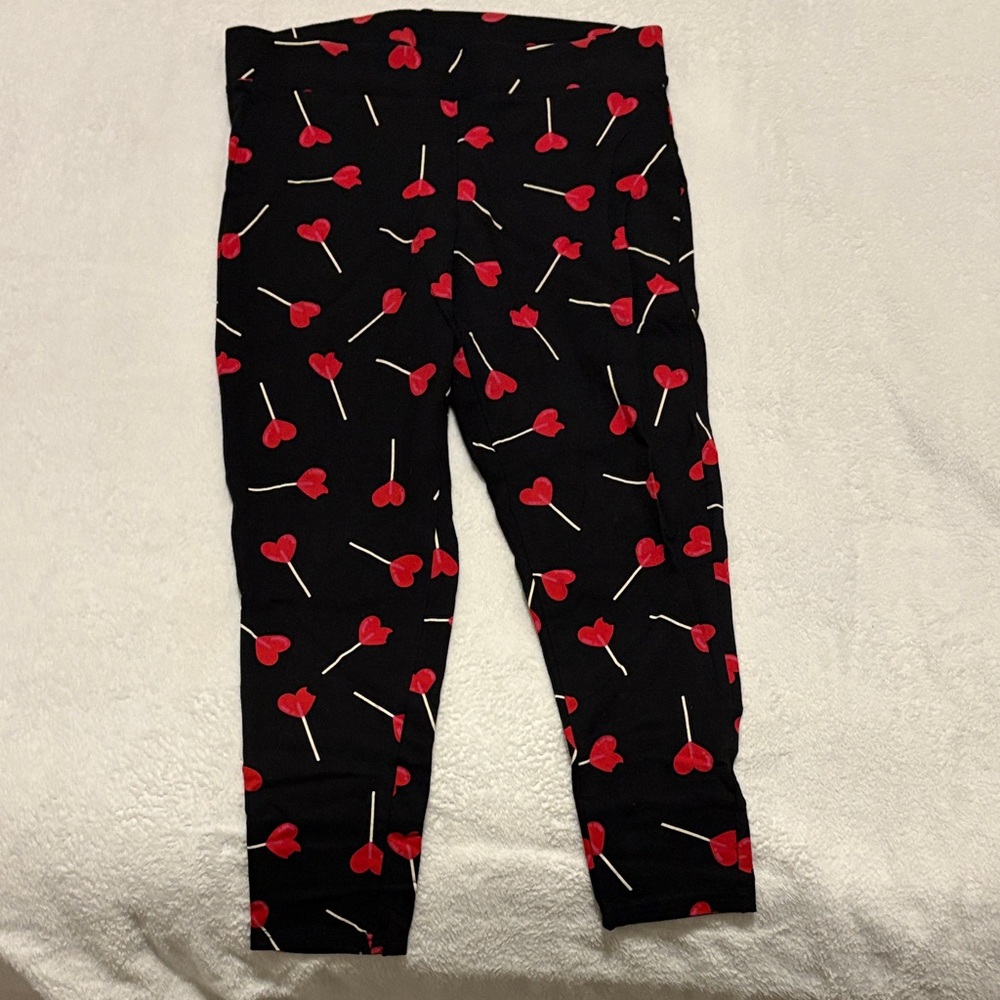 Woman’s Black Leggings with Red Heart Print